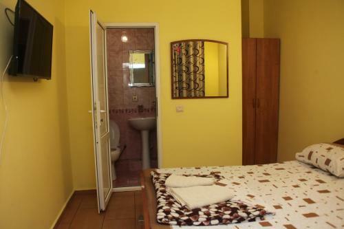 Hostal El Greco Hotel