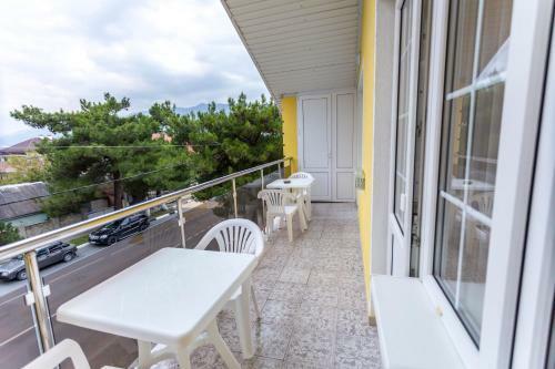 Hostal Guest House Ug-otel