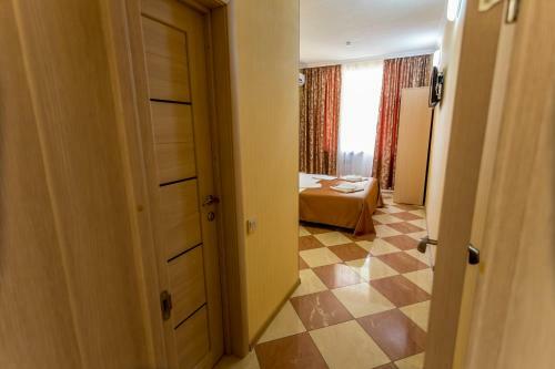 Hostal Guest House Ug-otel