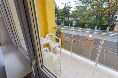 Hostal Guest House Ug-otel