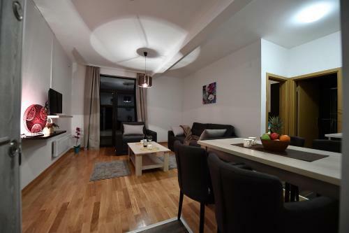 Dvori Apartments 8c