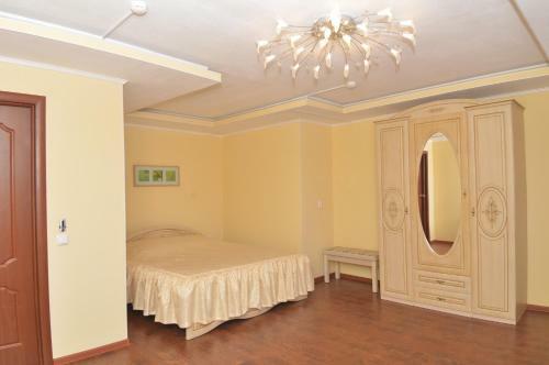 Oktyabrskaya Hotel