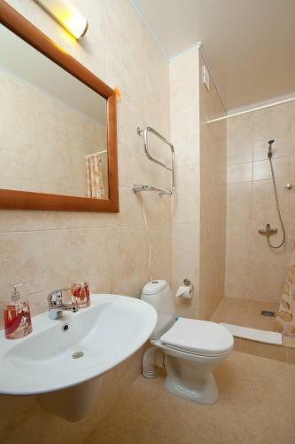 Hostal Chalet Voyage