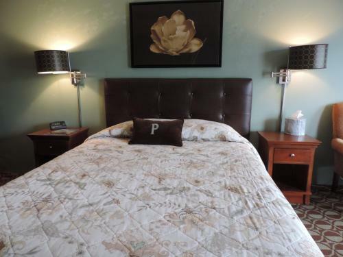 Plaza Motor Motel