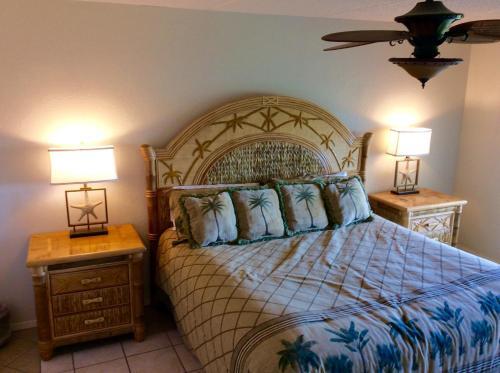 Beachside Condo 2 Bedroom Sleeps 9