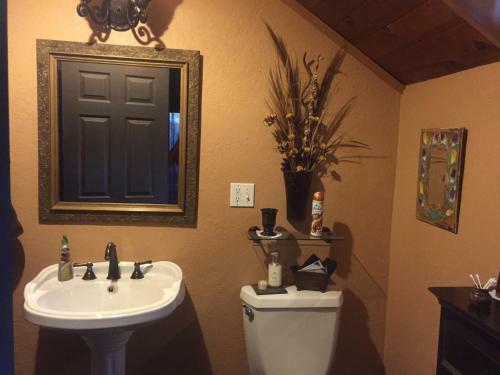 Posada The Whitmore Inn