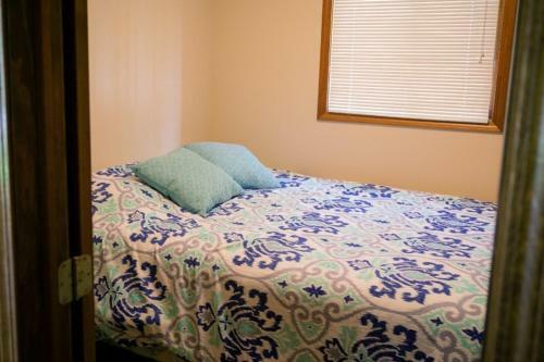 Houghton Lake Hideaway Cottage