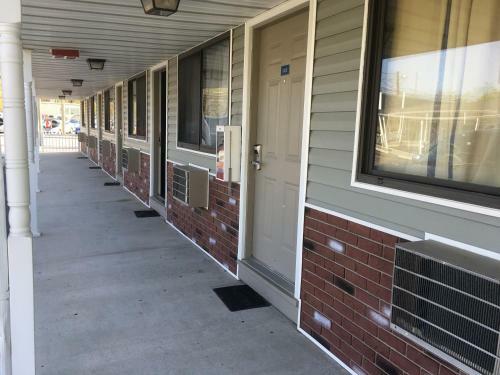 Shirley Motel