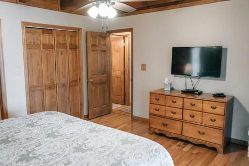 Ma Cook Lodge - Sharps Chapel