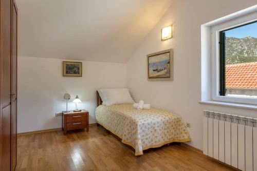 Zupa Villa Sleeps 8 Pool Air Con Wifi