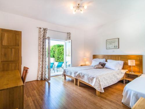 Magnificent Villa In Supetar With Swimming Pool