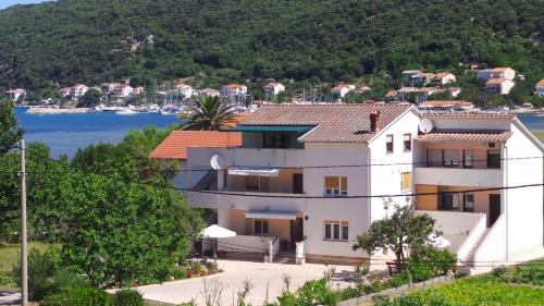Apartment Supetarska Draga 2