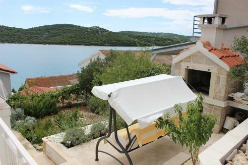 Apartamentos Tisno Hills