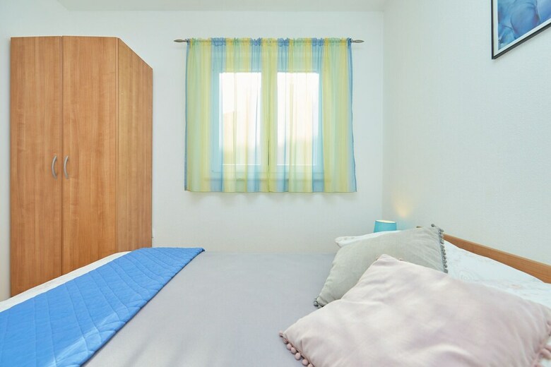 Apartments Zelic Tucepi