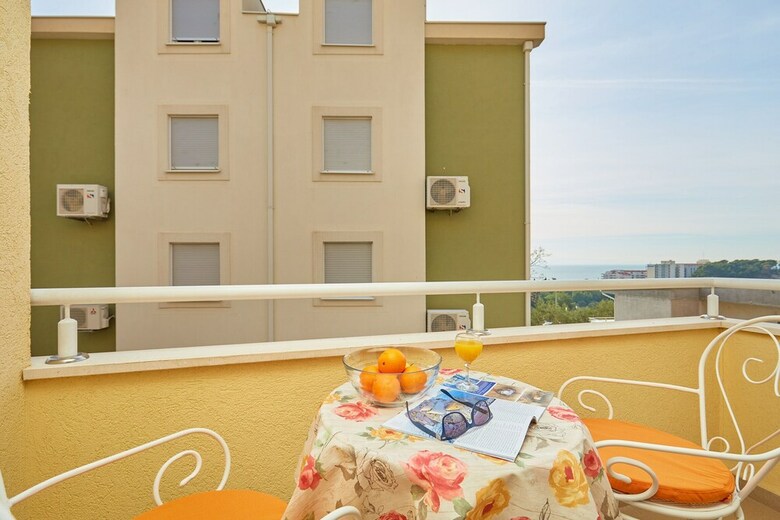 Apartments Zelic Tucepi