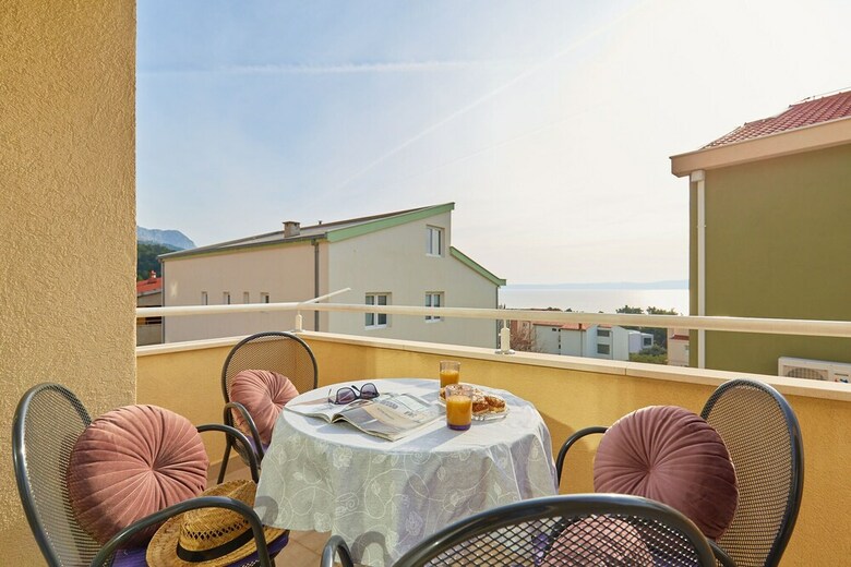 Apartments Zelic Tucepi