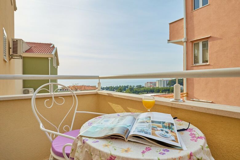 Apartments Zelic Tucepi