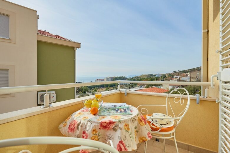 Apartments Zelic Tucepi