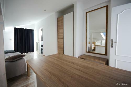 Apartments And Rooms Degra