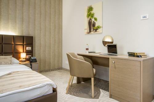 Royal Airport Hotel