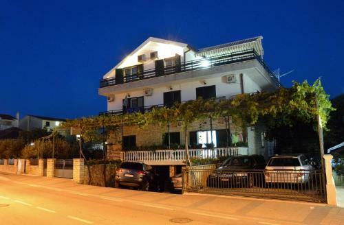 Hostal Apartments Ruza