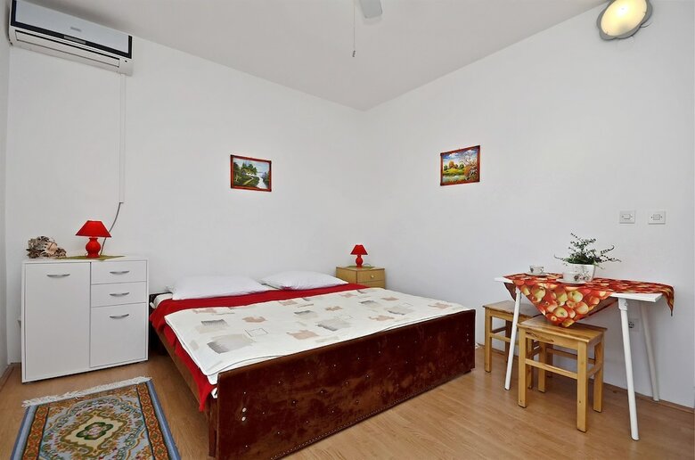 Hostal Apartments And Rooms Josipa