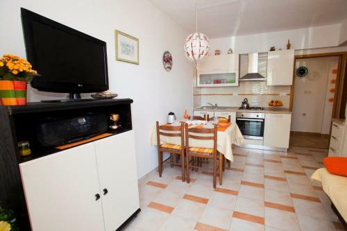 Apartment Vrbnik 8
