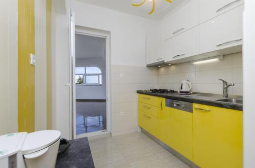 Apartments Karmela