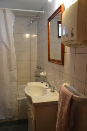 Camping Y Hostal El Ovejero