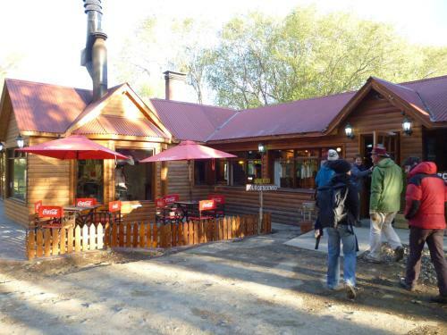 Camping Y Hostal El Ovejero