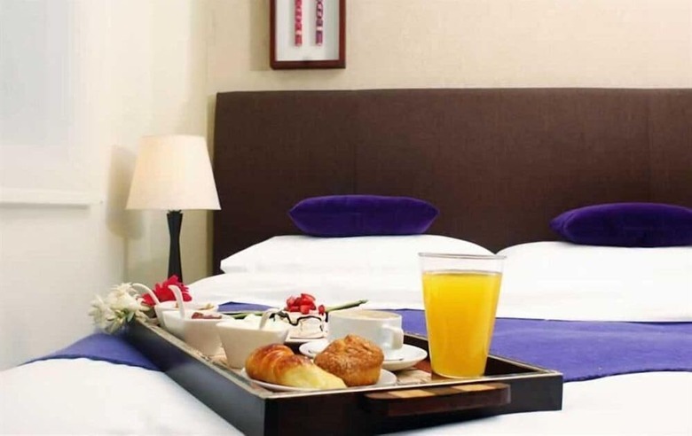 Hotel Tayka Suites