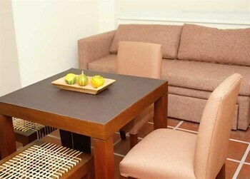 Hotel Tayka Suites