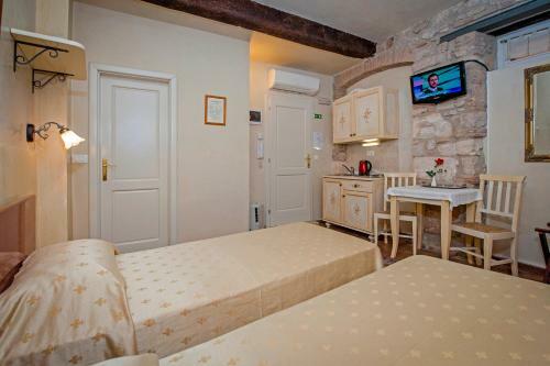 Hostal Residence Marco Polo