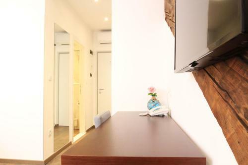 Hostal Azur Palace Luxury Rooms