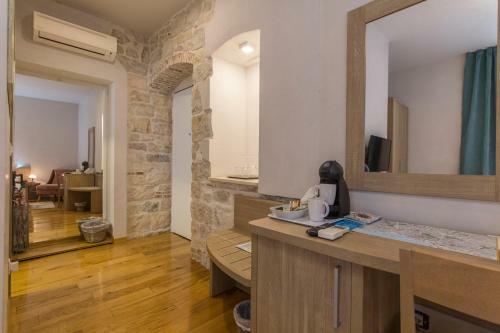 Hostal Tifani Luxury Rooms
