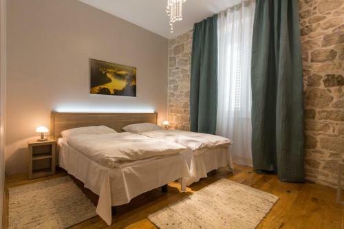 Hostal Tifani Luxury Rooms