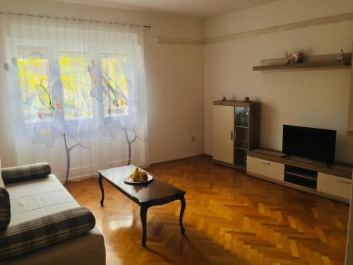 Apartment Stipe