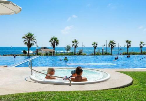 Punta Prima Apartment Sleeps 6 Pool Wifi