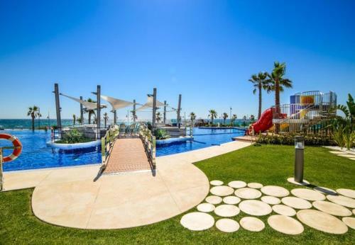Punta Prima Apartment Sleeps 6 Pool Wifi