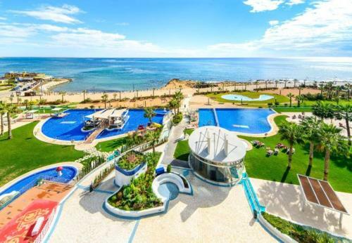 Punta Prima Apartment Sleeps 6 Pool Wifi