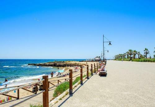 Punta Prima Apartment Sleeps 6 Pool Wifi