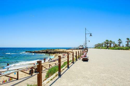 Punta Prima Apartment Sleeps 5 Pool Air Con Wifi
