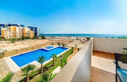 Punta Prima Apartment Sleeps 5 Pool Air Con Wifi