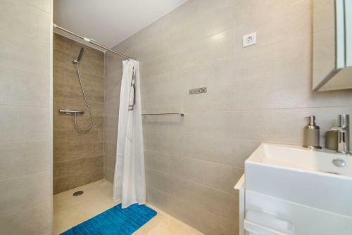 Punta Prima Apartment Sleeps 4 Pool Air Con Wifi