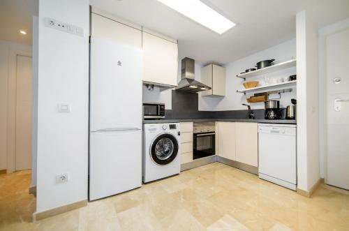Punta Prima Apartment Sleeps 4 Pool Air Con Wifi