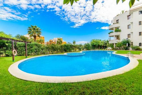 Punta Prima Apartment Sleeps 4 Pool Wifi