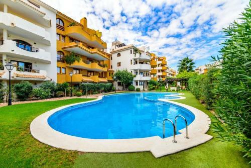 Punta Prima Apartment Sleeps 4 Pool Wifi