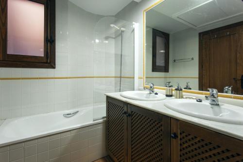 Punta Prima Apartment Sleeps 4 Pool Wifi