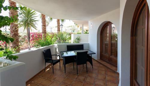 Punta Prima Apartment Sleeps 4 Pool Wifi