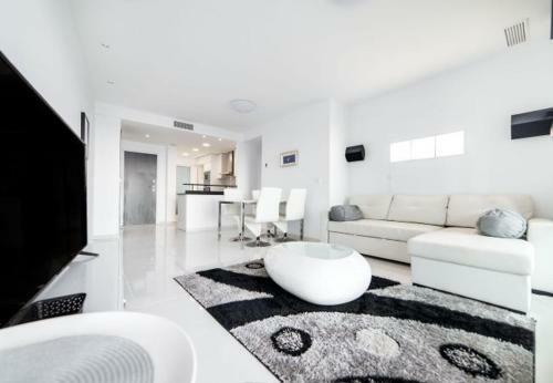 Punta Prima Apartment Sleeps 4 Pool Air Con Wifi